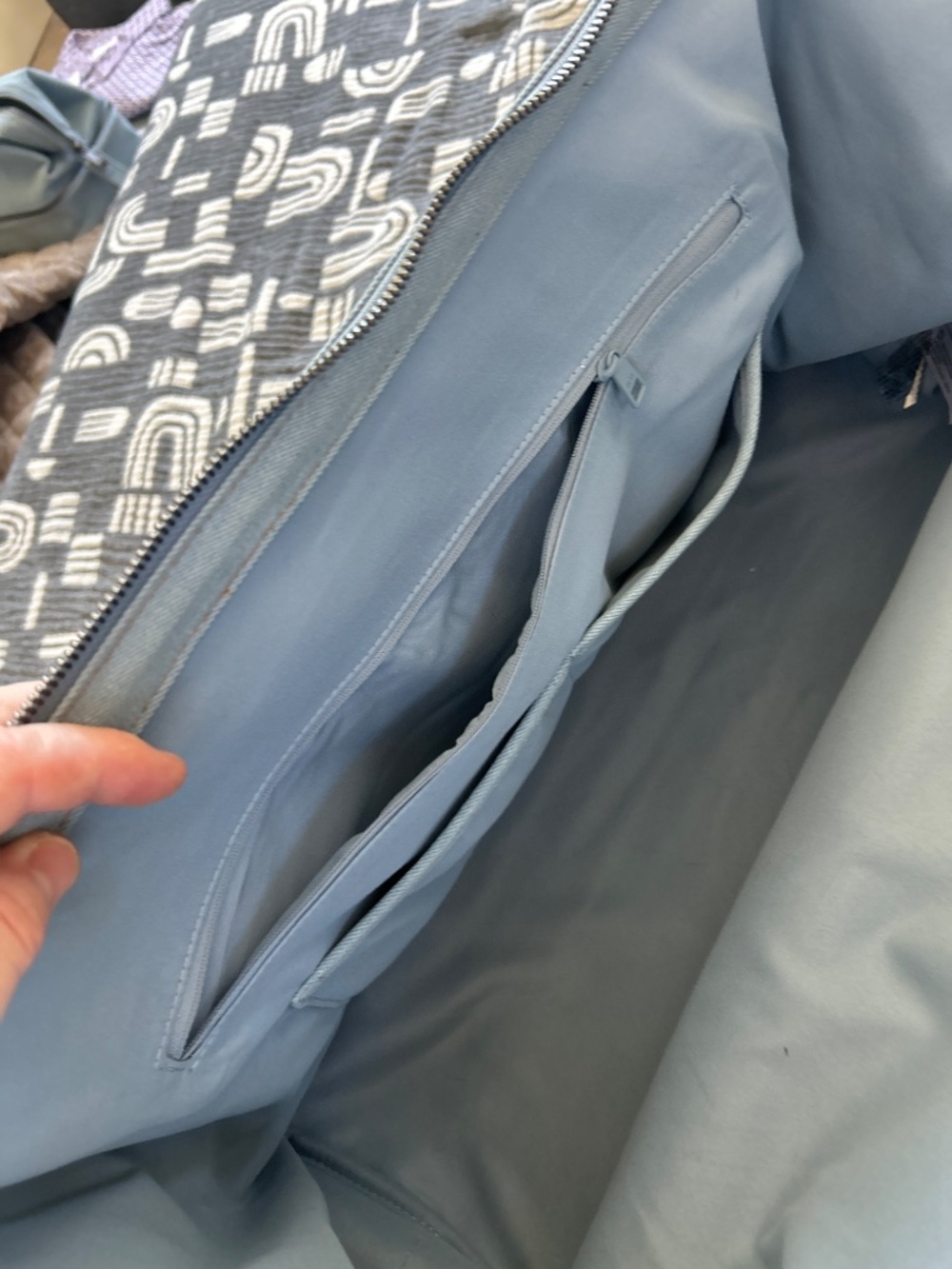 Beis x GAP Weekender Tote - Picture 6 of 11